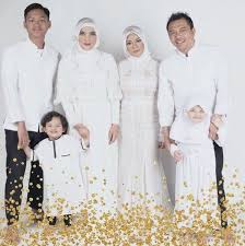 Penggunaan kata amin dengan makna kabulkanlah yang tepat adalah aamiin silahkan di rubah sendiri yhaa. 30 Model Gamis Couple Keluarga Modern Elegan Terbaru