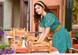 Hercai azra, sera kutlubey kimdir? Gencligim Eyvah Azra Kimdir Yasi Boyu Kilosu Dizi Seti
