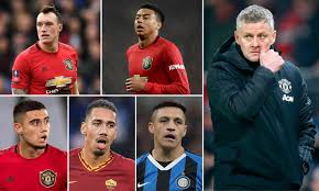 Asked how long he expects to be without jones and smalling, mourinho: Manchester United Boss Solskjaer Ready To Sell Jones Lingard Pereira Smalling And Sanchez Daily Mail Online
