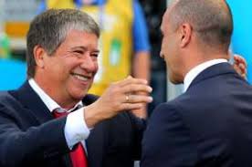 Comparte este chunche bailando el pirulino para alegrar a un manudo. Hernan Bolillo Gomez Vuelve A Entrenar A Ecuador En Busca De Catar 2022 Diez Diario Deportivo
