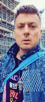 Avoiding the Cake Mishap: A Fun Day Trip to Folkestone with Friends