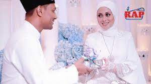 Azrinaz mazhar hakim istri ketiga sultan brunei yang diceraikan dengan pesangon sebuah. Azrinaz Selamat Nikah Fairos