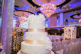 Your Lovelights Wedding Cake Set Against The Backdrop Of The Crystal Ballroom Wedding Cake Setting Wedding Service Wedding Cakes