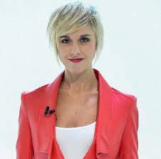 Nadia toffa era una conduttrice e una giornalista italiana. Nadia Toffa Italian Journalist Career Inforstarr Review