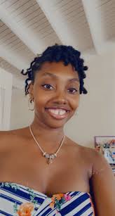 Mom blogger introducing herself