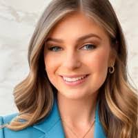 Dana Tuttle's Instagram, Twitter & Facebook