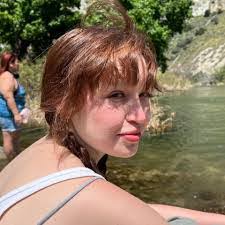 Jennifer Paramo's Instagram, Twitter & Facebook