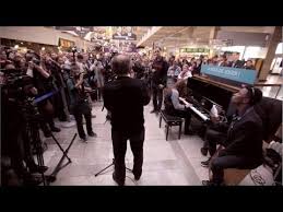 Grand Corps Malade Et Richard Bohringer Course Contre La Honte Live Dans Les Gares Youtube Richard Bohringer Bohringer Video Musique