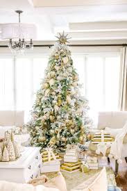 The decorations using symmetrical colors the use silver and gold christmas ornament are always in demand for them as they give your tree an extra touch of elegance and these ornaments remain a. 15 Diy Gold Christmas Decor Projects That Will Bring Glam To The Holidays