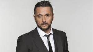 Bebe 1990 és 1994 között a csongrádi batsányi jános gimnáziumban tanult, majd 1994 és 1998 között a kodolányi jános főiskola diákja volt, ahol közgazdászként végzett. Majka Lyrics