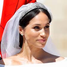 See which stars tied knot. Lady Kitty Spencer In Diesen Funf Aufwandigen Hochzeitskleidern Heiratete Die Nichte Von Prinzessin Diana Vogue Germany