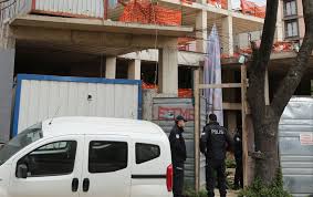 Rumlar yüzbaşı cengiz topel'in hayatta olduğunu ve sorgulandığını bildirirler. Kartal Da Insaatta Ceset Bulundu