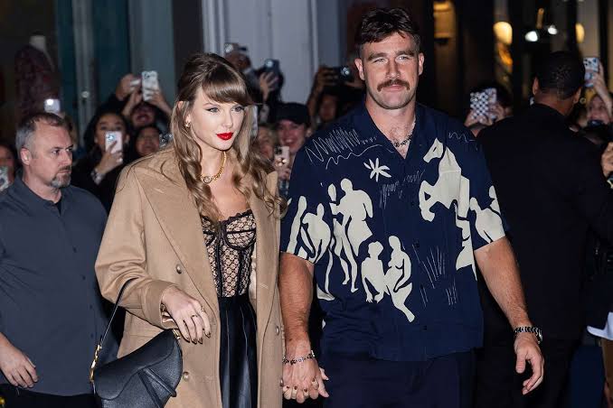 Travis Kelce Reacts to AI Photo of His and Taylor Swift's Wedding Just  Hours Before Rehearsal Dinner