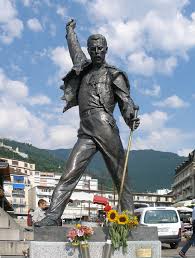 Freddie mercury, who majored in stardom while giving new meaning to the word showmanship, left a legacy of songs, which will never lose their stature as classics to live on forever. File Statue Of Freddie Mercury In Montreux 2005 07 15 Jpg Wikimedia Commons