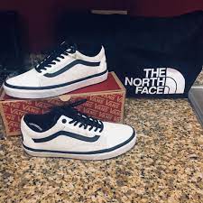 Hey guys i'd like to know what are the differences between basic old skools and the pro ones? Finally Found Ones In My Size North Face X Vans Old Skool Mte Dx Vans