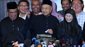 Seorang yang bersemangat kesukanan, tunku memulakan pertandingan bola sepak antarabangsa yang digelar pesta bola merdeka pada tahun 1957. 100 Hari Pertama Jabat Perdana Menteri Malaysia Mahathir Klaim Penuhi 21 Dari 60 Janji Kampanye Serambi Indonesia