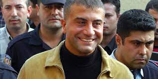Ayrıca kendi oğluna yani sedat peker'in sedat peker'in doğumundan kısa bir süre sonra peker ailesi i̇stanbul'a gelerek çağlayan'a yerleşmiştir. Sedat Peker Kimdir Kac Yasinda Aslen Nereli Esi Gencligi Hayati