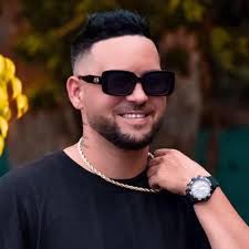 Otro como yo en el próximo siglo 🌏🛸 Gracias papá Dios por dejarme vivir  mis sueños, por permitirme ser una persona con mucha consistencia y  disciplina, por demostrarme que la fe en