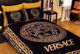 Piumino letto versace blu giallo / blue patchwork trapunta e biancheria di colore bianco su bianco in ferro battuto letto in stile. 7 Idee Su Gucci Federe Cuscino Biancheria Da Letto Lenzuola