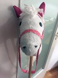 Diy Anleitung Steckenpferd Fur Kinder Zum Selber Nahen Steckenpferd Steckenpferd Basteln Basteln Fur Jungen