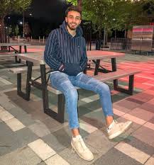 Osama Marwah اسامة مروة Ossymarwah Auf Instagram اليوم صار فينا نقول كل عام و الكل بخير حطو علم بلدكم بالكومنتات لنشوفكم من و In 2020 Mom Jeans Fashion Pants