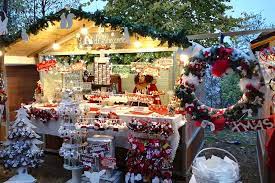 Le più belle case di babbo natale in italia, una guida e qualche idea alcune idee alla scoperta delle case e villaggi dedicati a babbo natale. Il Magico Paese Di Babbo Natale A Govone Scopri La Magia Familygo