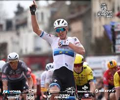 ShortTrack Marco Vinicio Solís de Ciclo Víctor Vargas, comando la categoría  máster E. @avimilcostarica @momiamultisport @clinicafisioparaiso  @drschavescalderon @resinasyfibras_suka.cr @alberto_baronsastreria_  @customstickerscr @pastycustomdesign ...