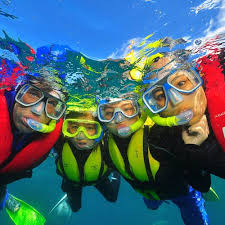 As every kids does not develop the same, for safety reasons, it is down to the instructor to evaluate each kid. Scuba Diving For Families And Children In Cairns And The Great Barrier Reef