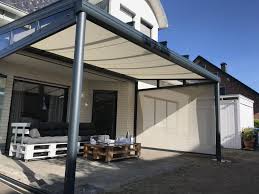 Terrassendach Mit Einer Unterbau Markise Vom Sonnenschutz Fachbetrieb Aus Gutersloh Und Owl Punktlich Z Terrassen Dach Terrassendach Uberdachung Terrasse