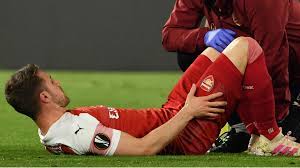 He had to do exircise with his leg he need it to start streching his leg so he can start playing again. Fc Arsenal Vorzeitiges Saisonaus Fur Aaron Ramsey Goal Com