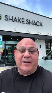 Shake Shack Disappointment: Long Wait and Poor Service