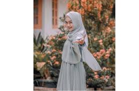 + then a display similar to instagram will appear. Reaksi Ria Ricis Saat Mobilnya Ditabrak Kok Malah Ketawa Terbahak Bahak Mobimoto Com