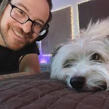 Me and this guy are live