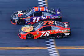 Chillie mo as himself kyle petty as himself kenny wallace as race car driver. Ranking The Greatest Daytona 500s 60 1 Nascar