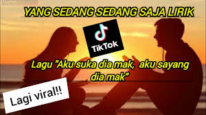 Oh angin, lagu apa yang kau bawa dari dia oh angin, nyanyikan laguku ini pada dia jangan senandungkan lagu cinta kepada dia katakan saja aku tak mau menunggu lagi… Aku Sayang Dia Lirik