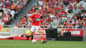 David luiz insists that he is keen to return for another spell at benfica, the club that the defender nevertheless did enough to convince benfica to sign him permanently in the summer of 2007 and he. David Luiz Exclusive Interview Sl Benfica