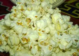 Oke langkah pertama dalam membuat popcorn adalah menyiapkan alat masak seperti wajan, panaskan 1 sendok makan margarin di atas wajan menggunakan api kecil. Yuk Dicoba Resep Rahasia Jagung 39 Popcorn 39 Manis Praktiis Enak