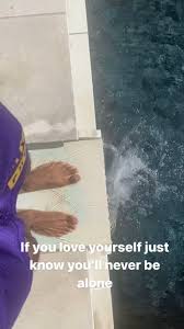 Drake, however, is 6 feet tall, and wiz khalifa towers at 6'4. Big Sean S Feet Wikifeet Men