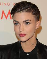 12 Times Orange Is The New Black Star Ruby Rose Was Literally The Coolest Ruby Rose Hair Ruby Rose Haircut Super Short Hair