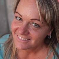 Jennifer Enfield's Instagram, Twitter & Facebook