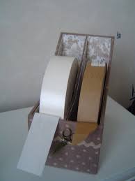 Tres Pratique Pour Les Rouleaux De Papier Kraft Cartonnage Boite Tuto Cartonnage Rangement Materiel D Art