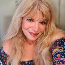 NYE AT KELSEY GRAMMER'S WITH FRIENDS It was a stellar evening last night at  my friend, Kelsey Grammer's house in Bel Air. The party was elegant and  Kelsey and Kayte's in Bel-Air