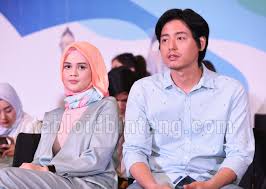 Check spelling or type a new query. Semakin Dekat Roger Danuarta Beri Kado Ulang Tahun Untuk Ayah Cut Meyriska Tabloidbintang Com