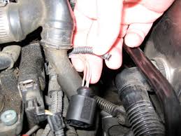 The gray abs connector is located on the bracket above the black connector also shown in the pic. How To Replace Broken Wire Harness Clips Or Connectors On Audis And Vws Axleaddict A Community Of Car Lovers Enthusiasts And Mechanics Sharing Our Auto Advice
