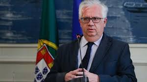 Na sequência do sinistro, um homem foi atropelado e não resistiu aos ferimentos. Partidos Pedem Explicacoes A Eduardo Cabrita Sobre Novo Cargo Da Ex Diretora Do Sef Politica Jornal De Negocios