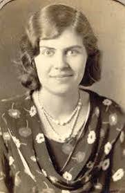 Emeline Phillips's Instagram, Twitter & Facebook