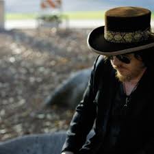 Da gennaio 2018 inserita sul sito ufficiale di zucchero fornaciari come tribute band del re del mr blue and the chickens è la più famosa cover & tribute band di zucchero sugar fornaciari nella. Zucchero Fornaciari Videos Songs Albums Concerts Photos Letsloop