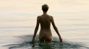 Elizabeth Debicki - The Night Manager (2016) - Celebs Roulette Tube