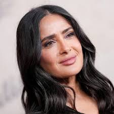 Jessie J keeps her beauty look cool