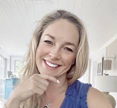 Leann Downey's Instagram, Twitter & Facebook